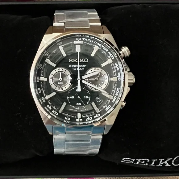 Brand new seiko watch- never worn BRAND NEW IN BOX Seiko SKX007 Automatic Stainless Steel 200  main image 4